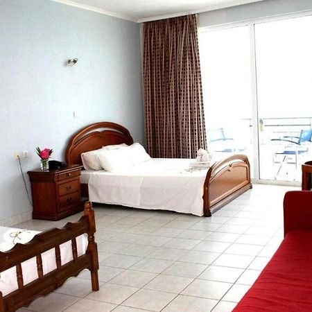 Revis Station Plataria Hotel Bagian luar foto