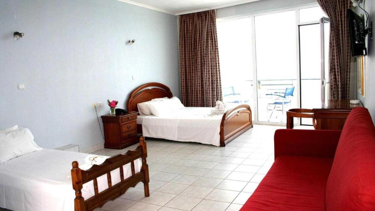 Revis Station Plataria Hotel Bagian luar foto