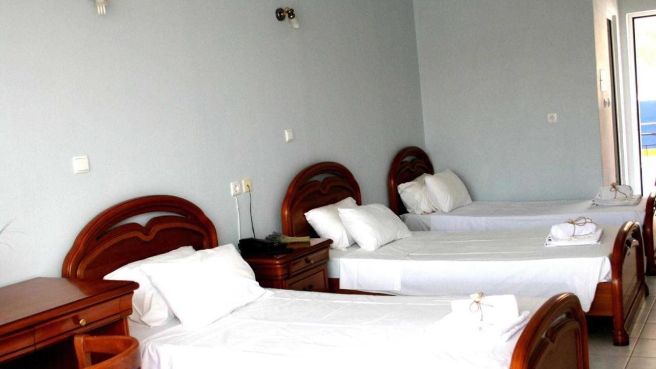 Revis Station Plataria Hotel Bagian luar foto