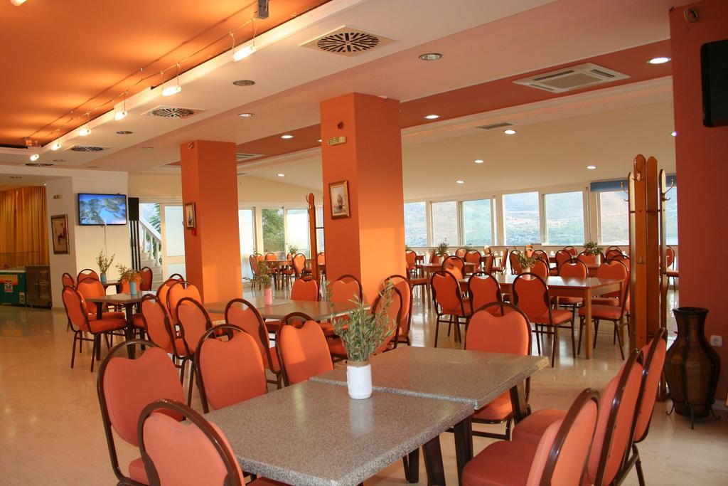 Revis Station Plataria Hotel Bagian luar foto