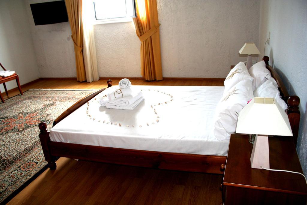 Revis Station Plataria Hotel Bagian luar foto
