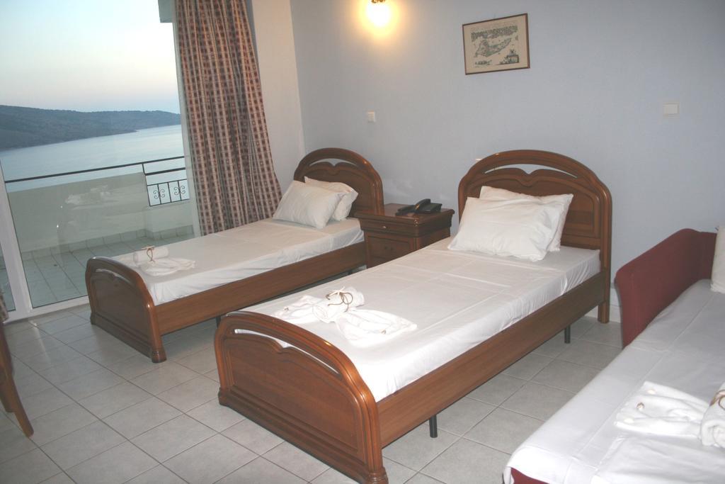 Revis Station Plataria Hotel Bagian luar foto