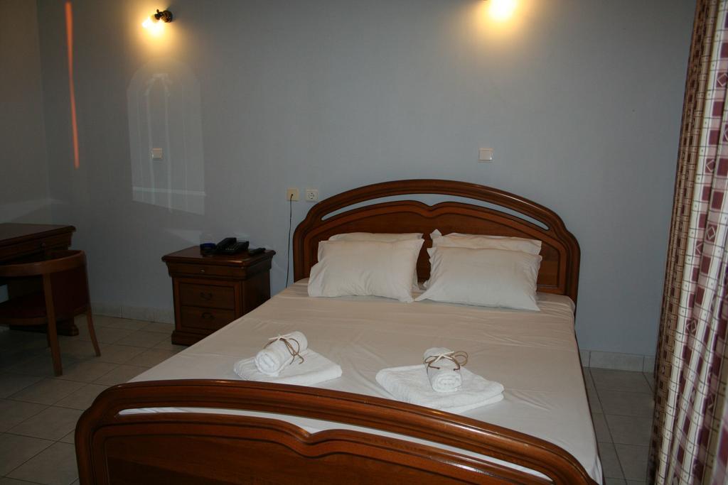 Revis Station Plataria Hotel Bagian luar foto