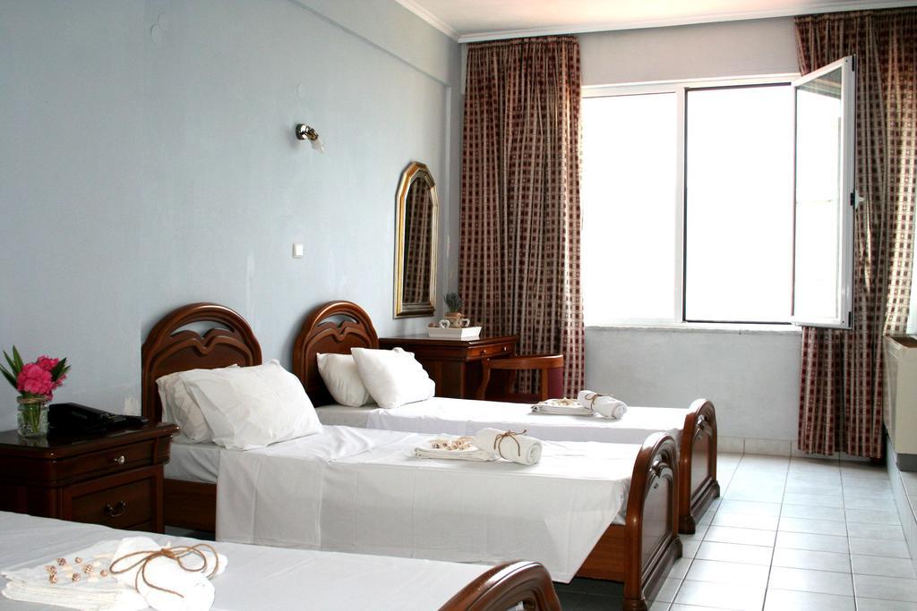 Revis Station Plataria Hotel Bagian luar foto