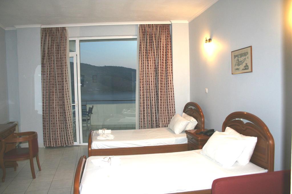 Revis Station Plataria Hotel Bagian luar foto