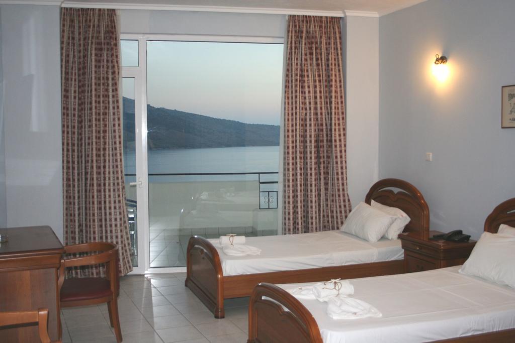 Revis Station Plataria Hotel Bagian luar foto