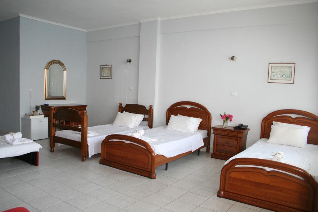 Revis Station Plataria Hotel Bagian luar foto