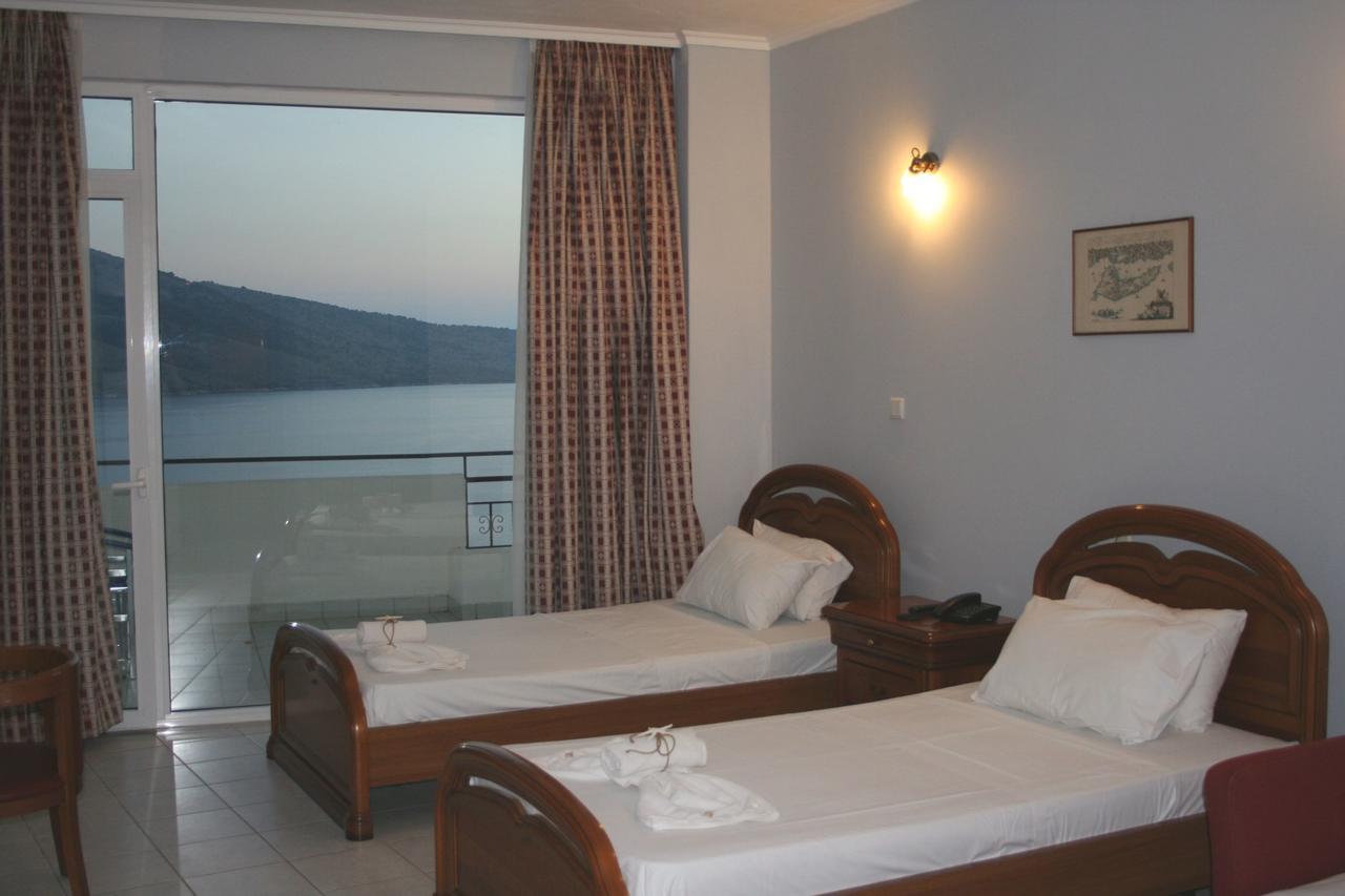 Revis Station Plataria Hotel Bagian luar foto