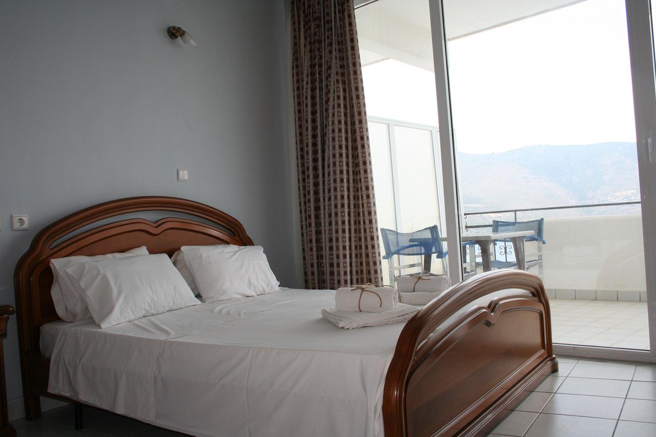 Revis Station Plataria Hotel Bagian luar foto