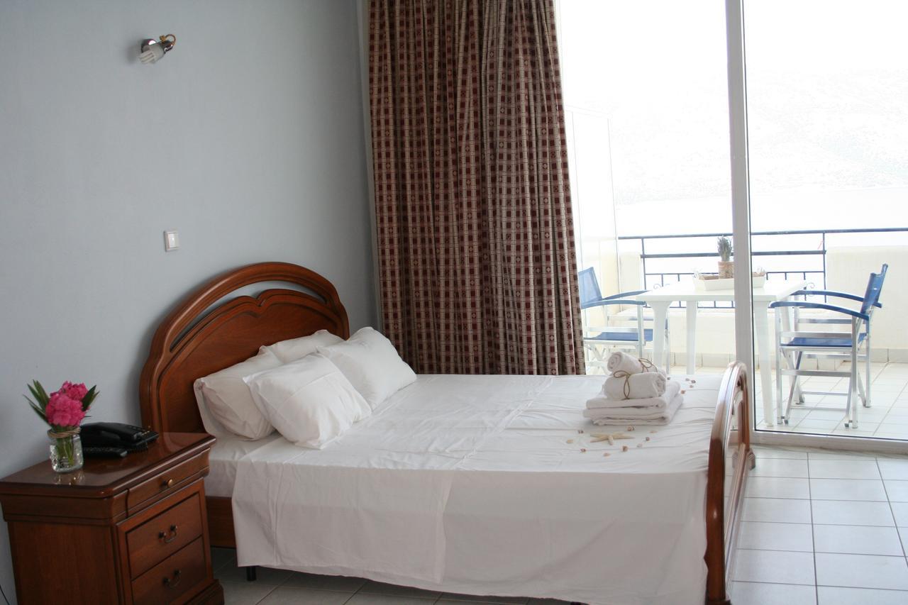 Revis Station Plataria Hotel Bagian luar foto