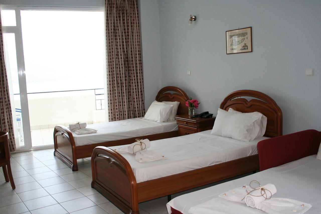 Revis Station Plataria Hotel Bagian luar foto