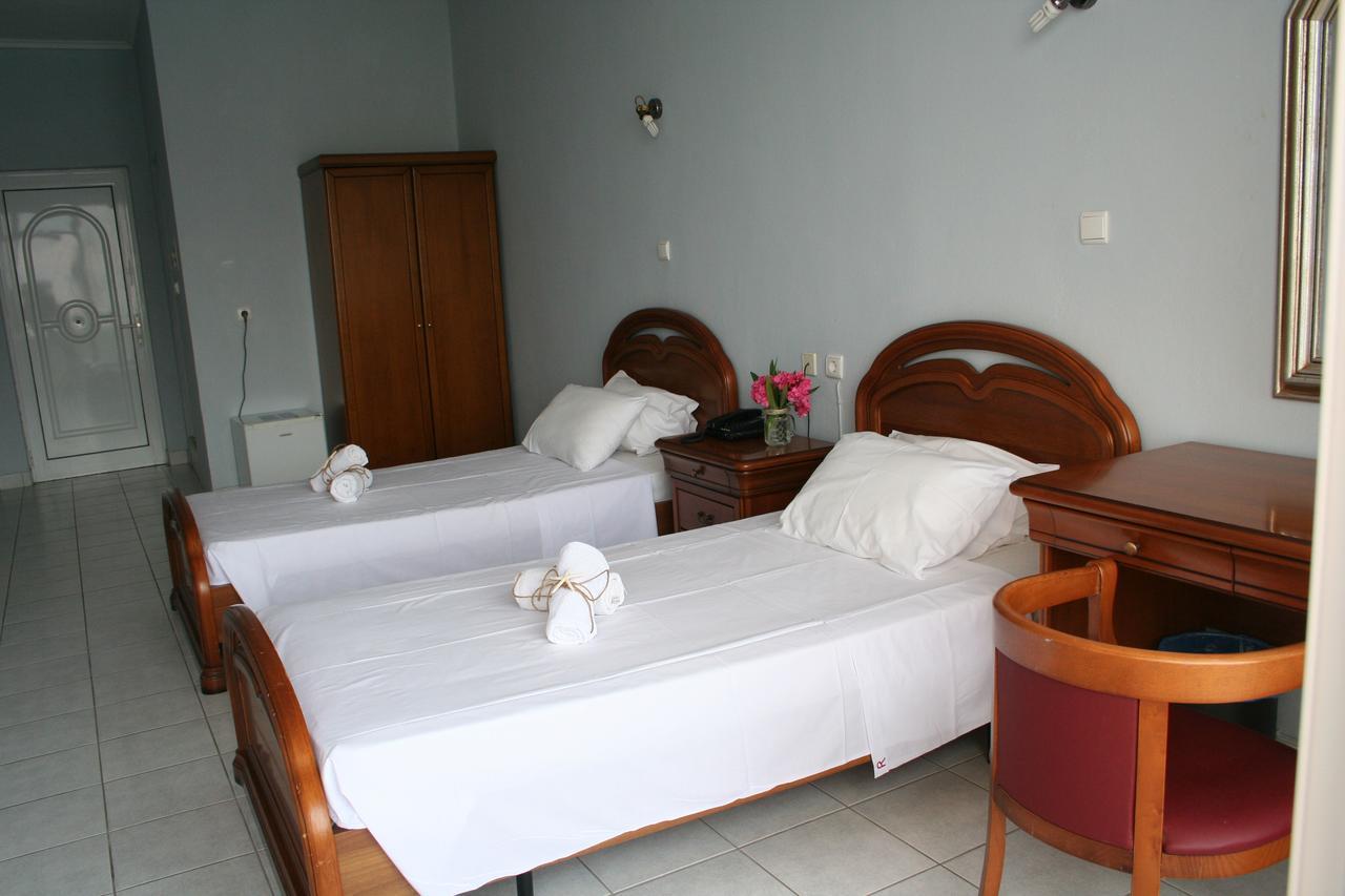 Revis Station Plataria Hotel Bagian luar foto