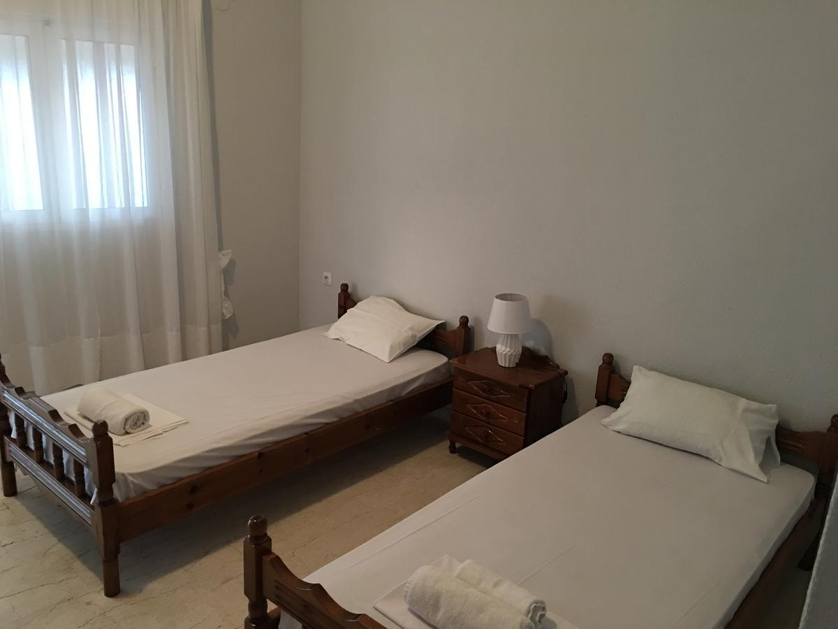 Revis Station Plataria Hotel Bagian luar foto
