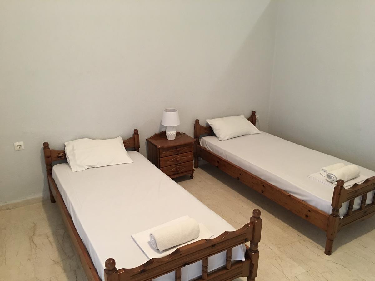 Revis Station Plataria Hotel Bagian luar foto
