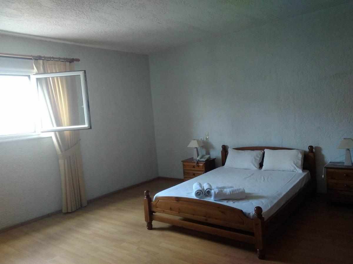 Revis Station Plataria Hotel Bagian luar foto